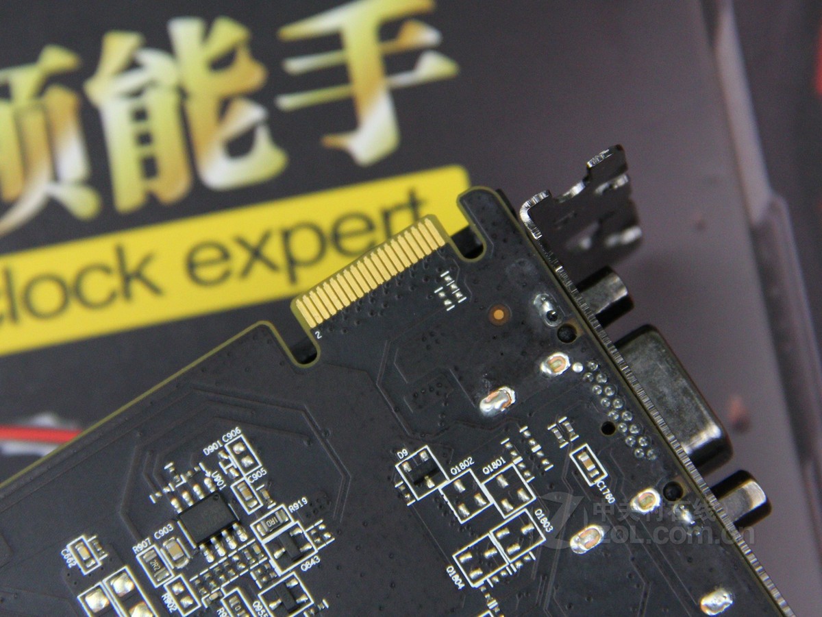 xfx讯景hd7770魔将2g双风扇