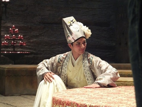 多年之后的力作,演员阵容延续了以往,除了主演外,还请了诸如卢正雨