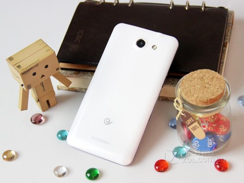 5.5英寸千元四核 酷派5950亚马逊开卖