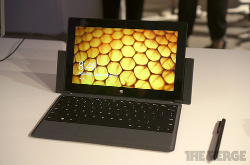 配底座显霸气 Surface Pro 2真机抢先看