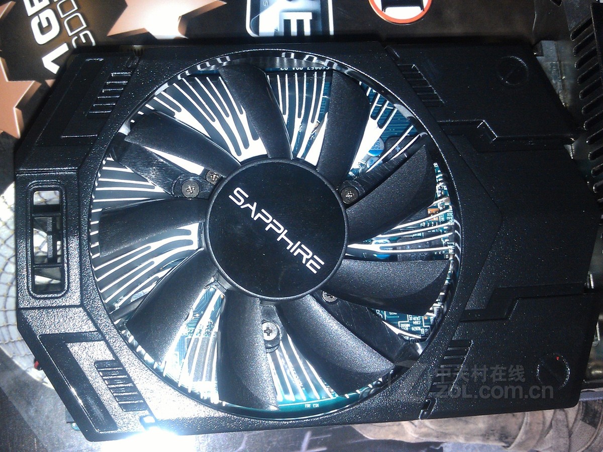 【高清图】 蓝宝石(sapphire)hd7750 1g gddr5 白金版ii代实拍图 图2