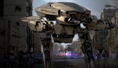 少女特攻队》中的性感女星艾比·考尼什饰演"机械战警"墨菲的妻子埃伦