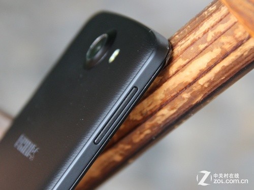 超高屏占比+仿皮后盖 飞利浦I928全面评测