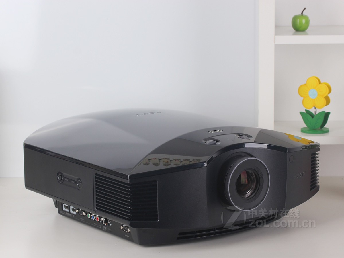 投影机 索尼投影机 索尼hw40es 图片 效果图 4 / 30隐藏