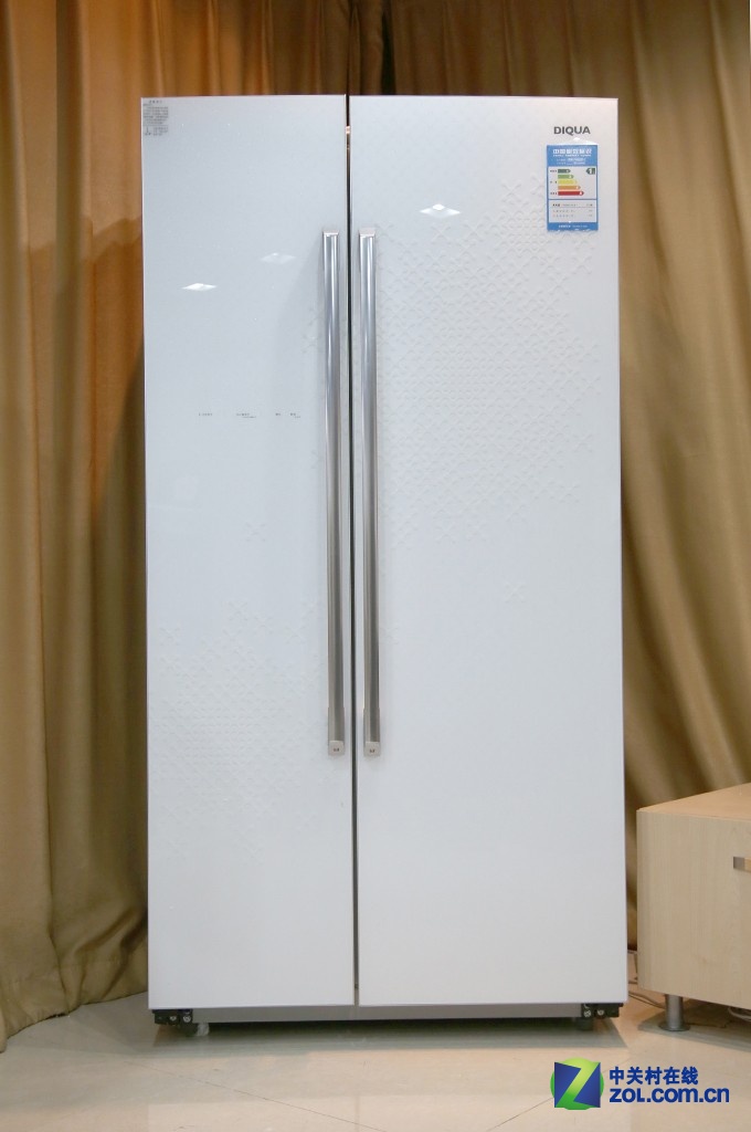 纯白钢化玻璃外观 帝度对开门冰箱图赏