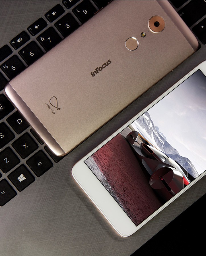 【高清图】 腾讯联手富可视推出tos手机 售价999元图1