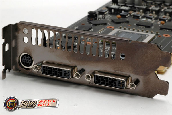 【高清图】 愚人节圣诞!超图9800gtx撼世登场图1