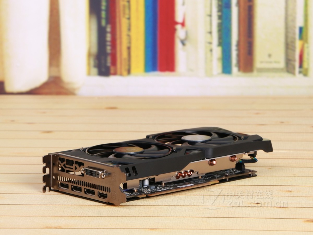 【高清图】 xfx讯景(xfx)rx 470 4g黑狼进化版效果图 图129