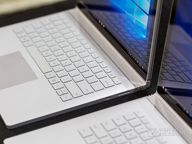 【高清图】 微软(microsoft)surface book 2(i5/8gb/128gb/13寸)实拍