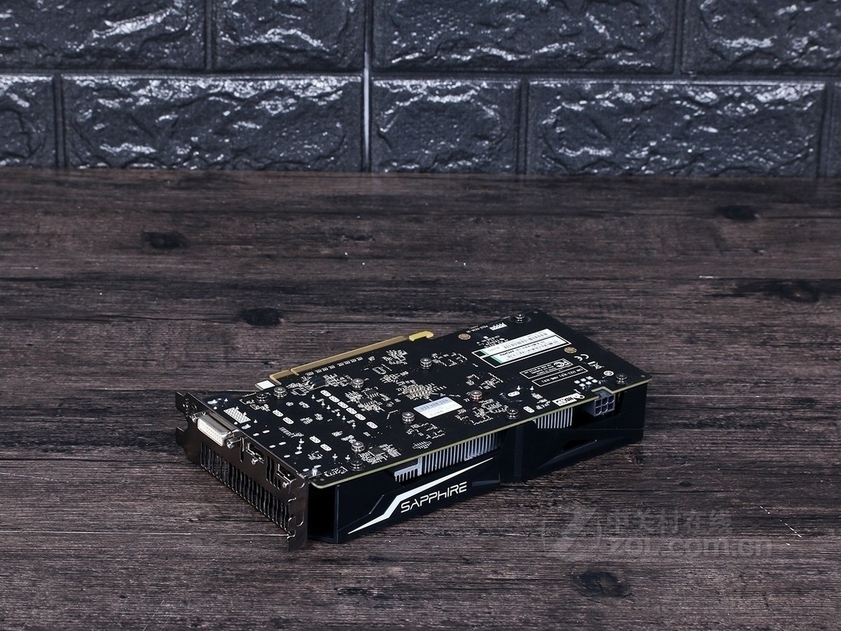 蓝宝石rx 560d 4g d5 白金版 oc(45w)