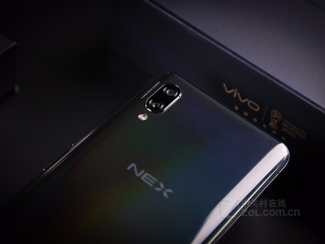 受够了刘海屏 这款手机给你零界面全屏