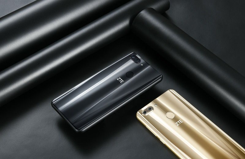 【高清图】 中兴v9评测:至美千元旗舰 拍人也美图4