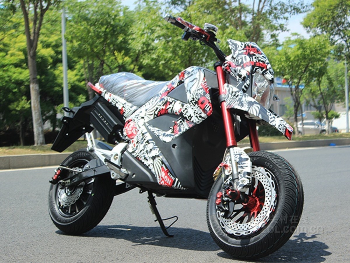 电动车 麦威电动车 麦威战圣(72v/锂电) 图片 官方图 4 / 18隐藏