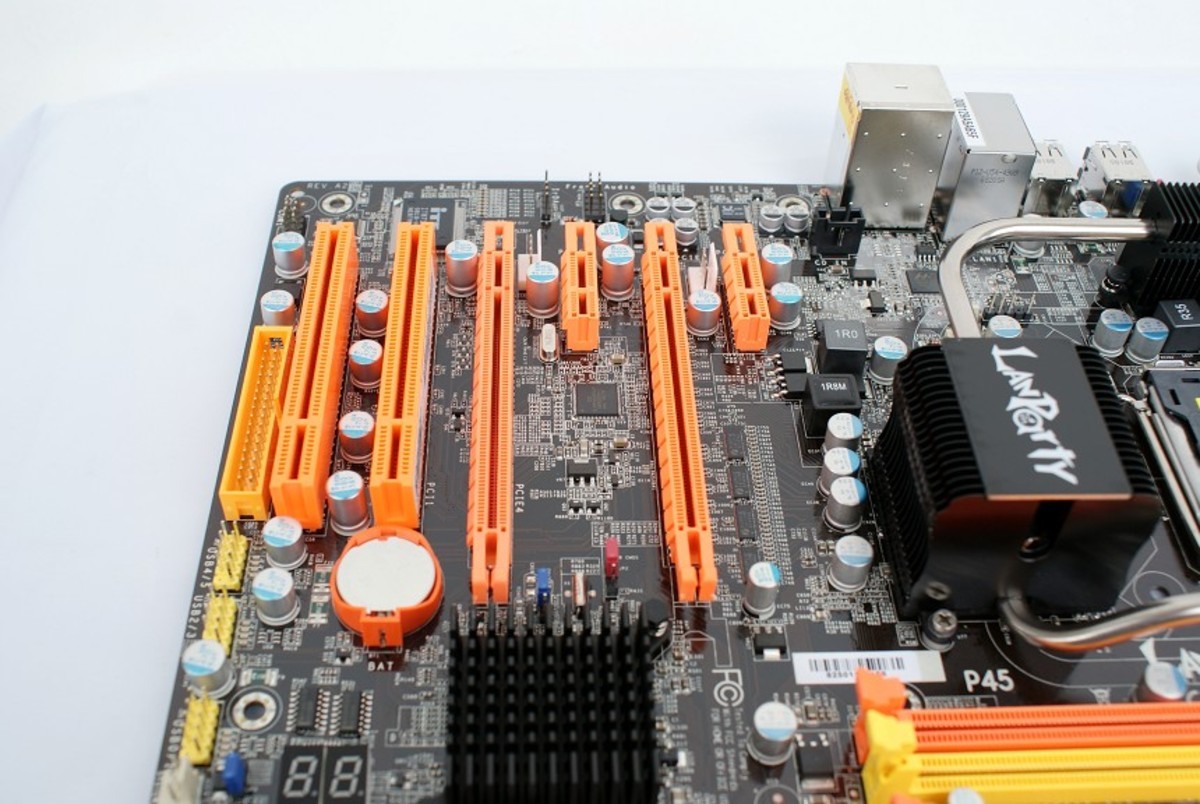 【高清图】 迟来的超频王! dfi暗黑系列p45多图赏图9