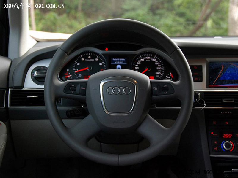奥迪a6l 09款 3.0tfsi quattro 豪华型