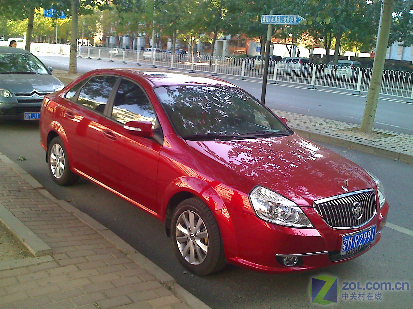 v70万元奢华复刻版 中文版摩托aura评测