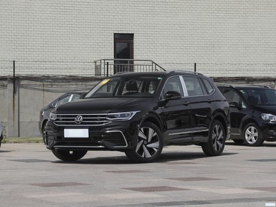  ;L 2023 Ŀ 330TSI ԶR-Line콢