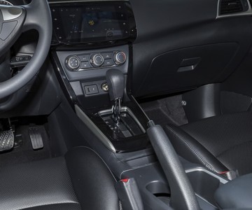 �ղ� ���� 2024�� �Ŀ��� ���� 1.6XE CVT���ʰ��пط�����5