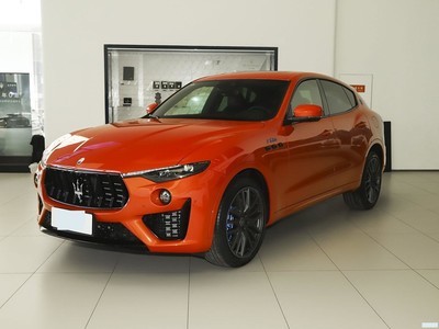 ɯ Levante 2023 3.0T F Tributo