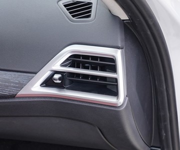 ����3ϵ 2025�� 325i M�˶���װ�пط�����2