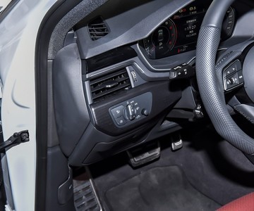 �µ�A4L 2025�� 200���������� 40 TFSI ʱ�ж������пط�����5