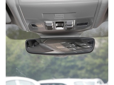 ���� ���� 2025�� 200TSI �ֶ���Խ�泵������7