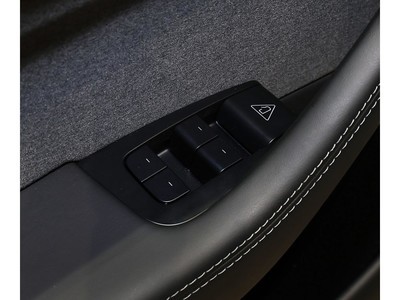 ��˹�� Model Y 2025�� ���������泵������6