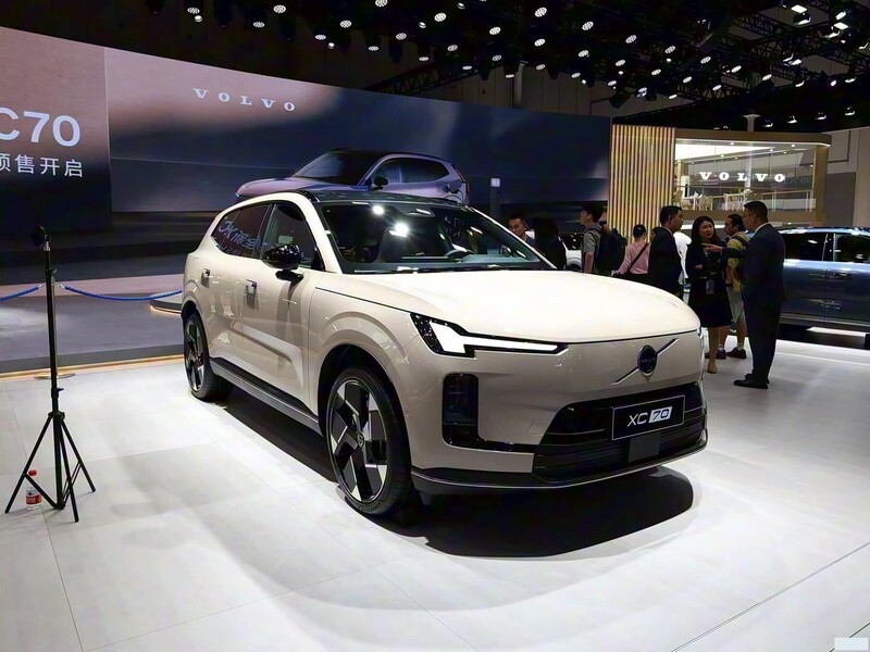 �ֶ���XC70���ʽ�춯 2026�� ������������Ultra