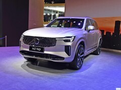 �ֶ���XC90���ʽ�춯 2026�� T8 ��Զ������ 7��