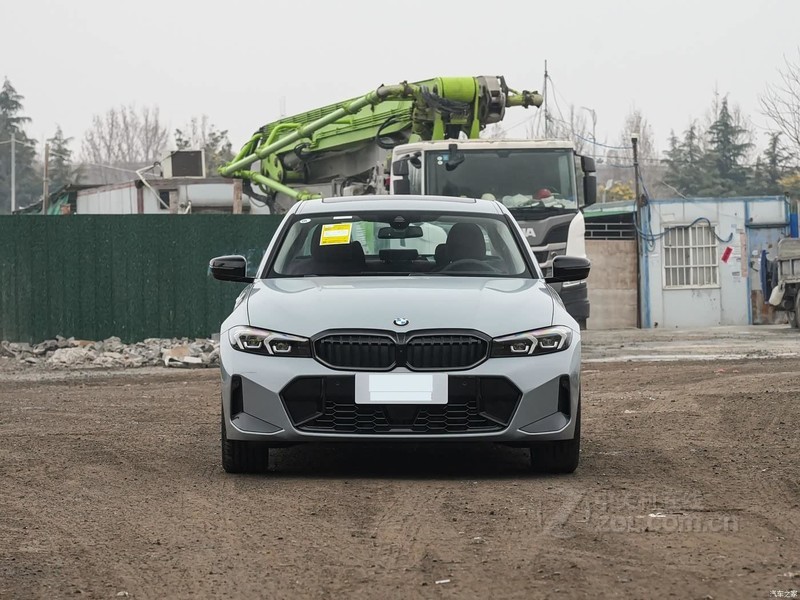 ����3ϵ 2026�� 325i M�˶���װ