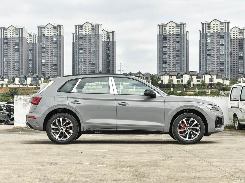 �µ�Q5L 2026�� 45�����ذ� 40 TFSI ʱ�ж�����