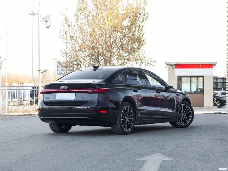 �µ�A6L e-tron 2026�� ����������