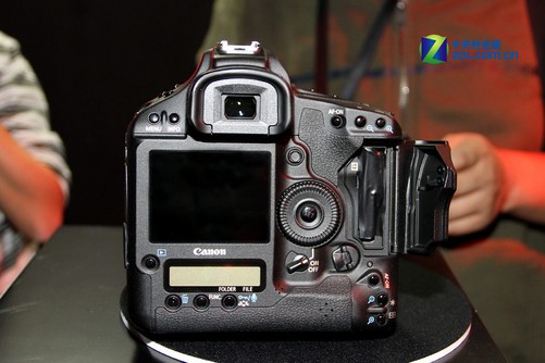 数码相机 正文佳能1d mark iv是佳能单反旗下高速连拍型号优质作品,在