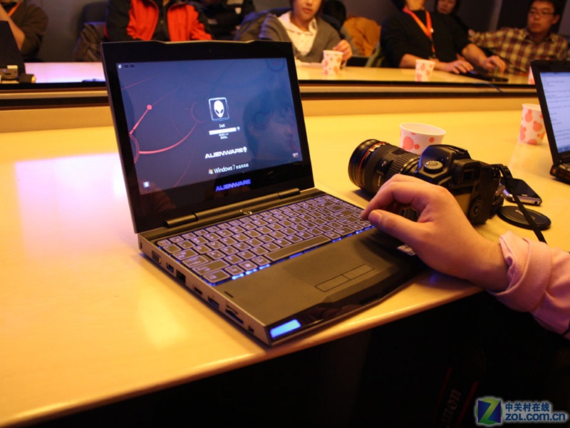 【高清图】 alienware(alienware)m11x(alw11d-258)黑色 图198