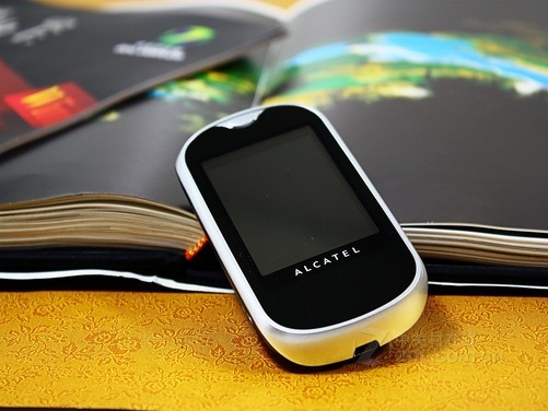 口袋小精灵 阿尔卡特ot-708仅售550元
