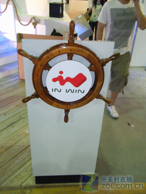 computex2010 迎广众机箱亮相船式展台