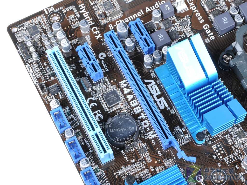 【高清图】 拼规格比性能 一线平民880g主板横评图21