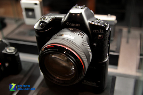 �����ܲ��ι� 