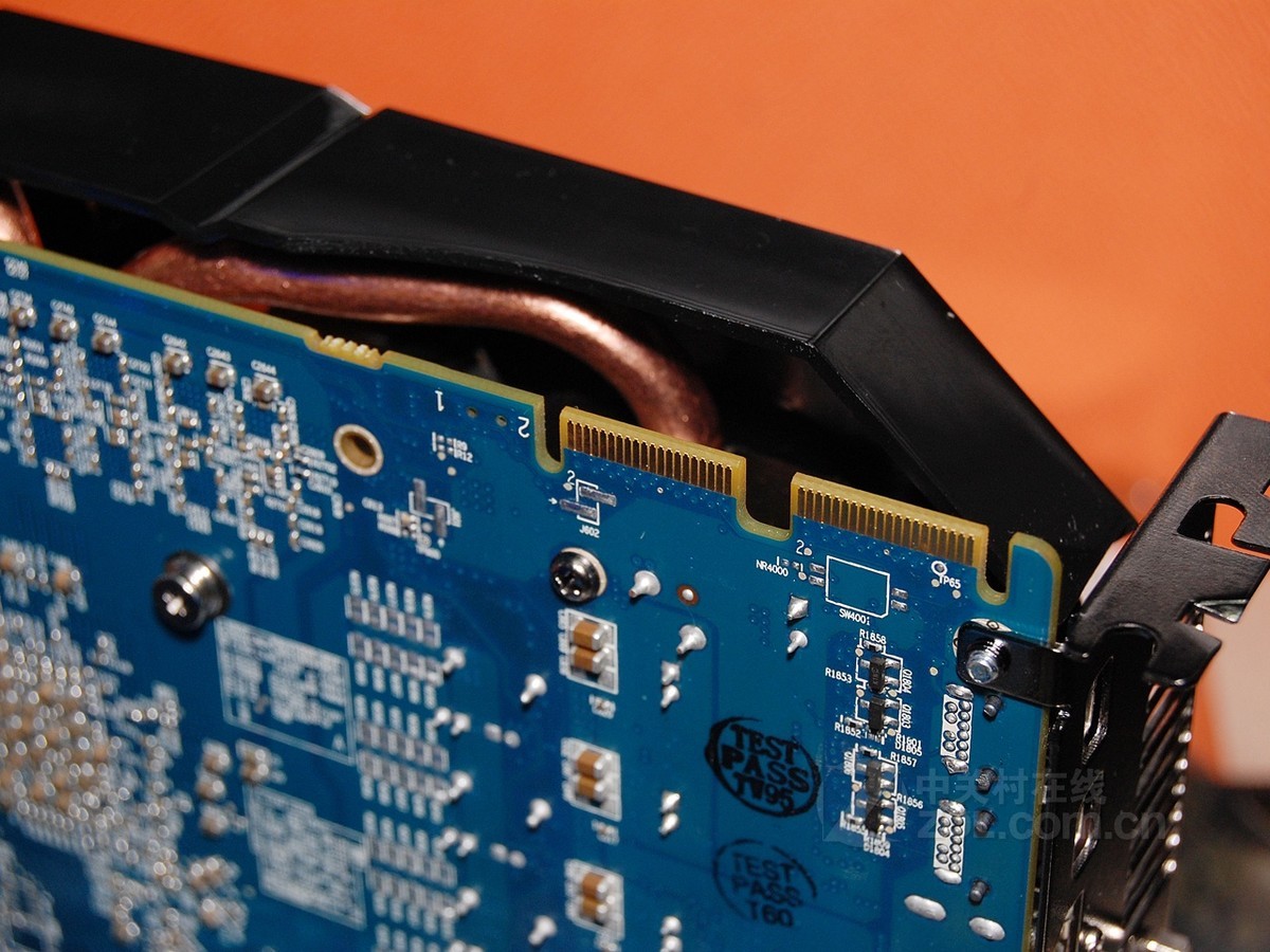 蓝宝石hd6950 1g gddr5白金版