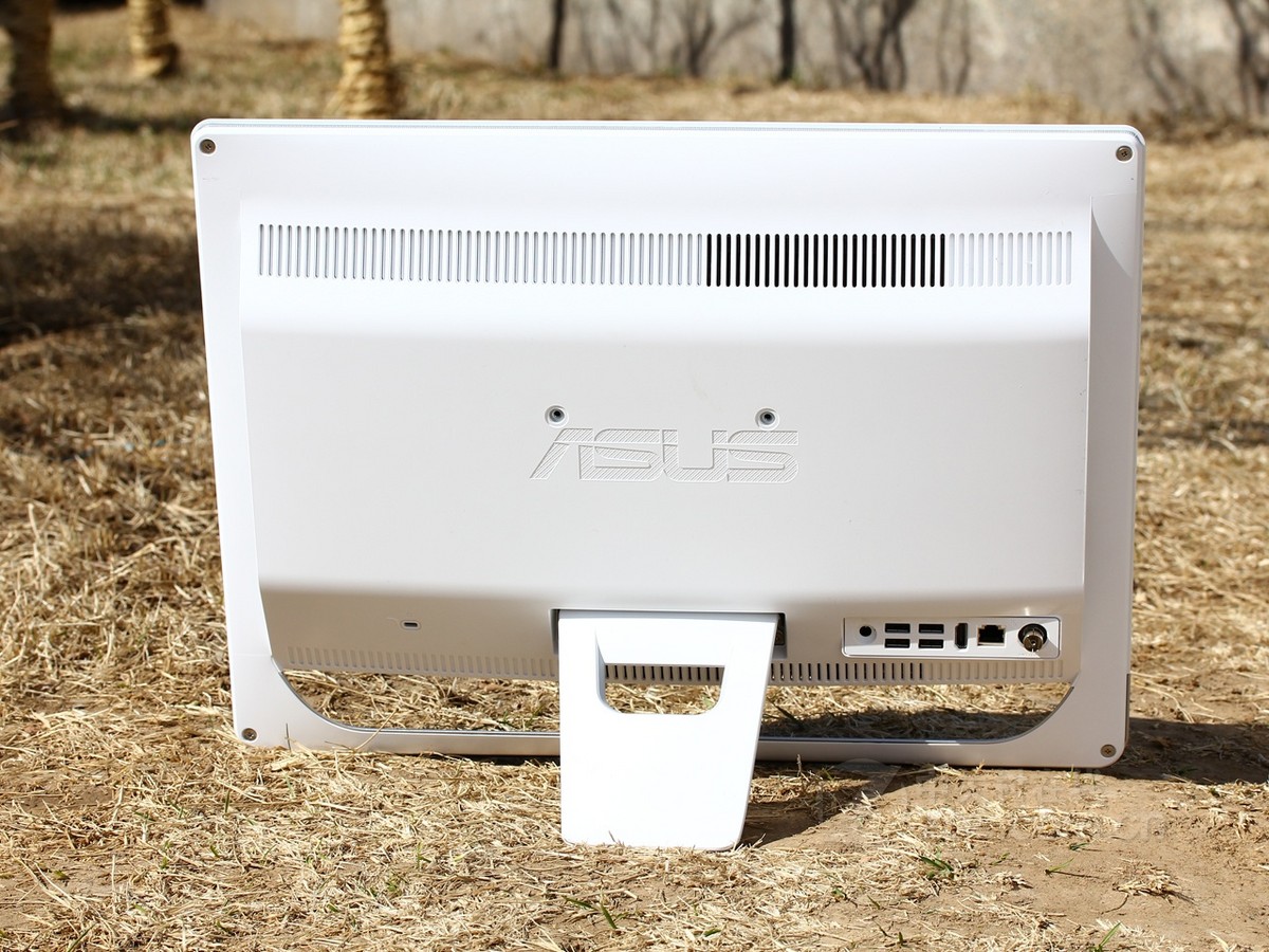 一体电脑 华硕一体电脑 华硕et2011eg-b0030 图片 效果图 20 / 61隐藏