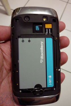 走在Torch2前面 黑莓Touch真机率先曝光 