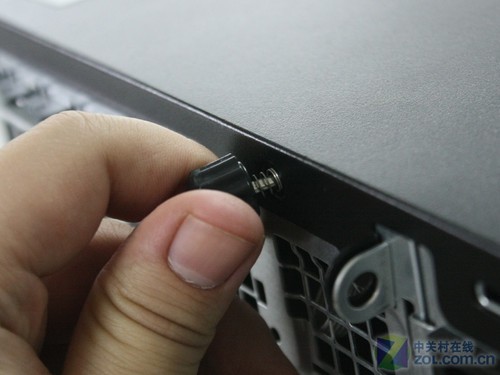 纤小商务利器 测惠普Compaq 4000 Pro