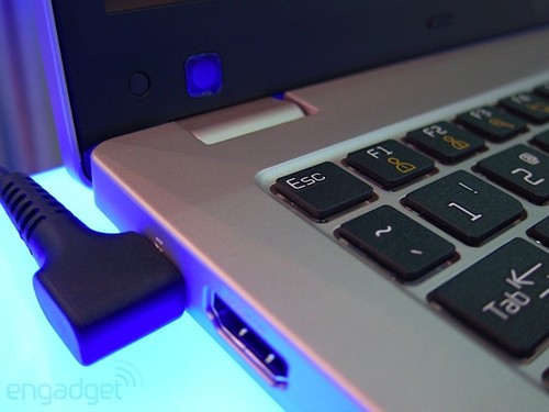 LG P220新本亮相 外形酷似MacBook Pro