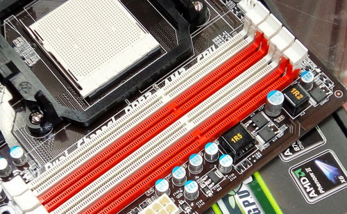 【高清图】 四核不够开六核,映泰ta870u3 开核超频测试图3