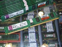 窄版PCB设计 金士顿2G/1333内存速测