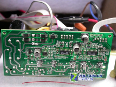 ͼΪB3PCBԴ˲ 