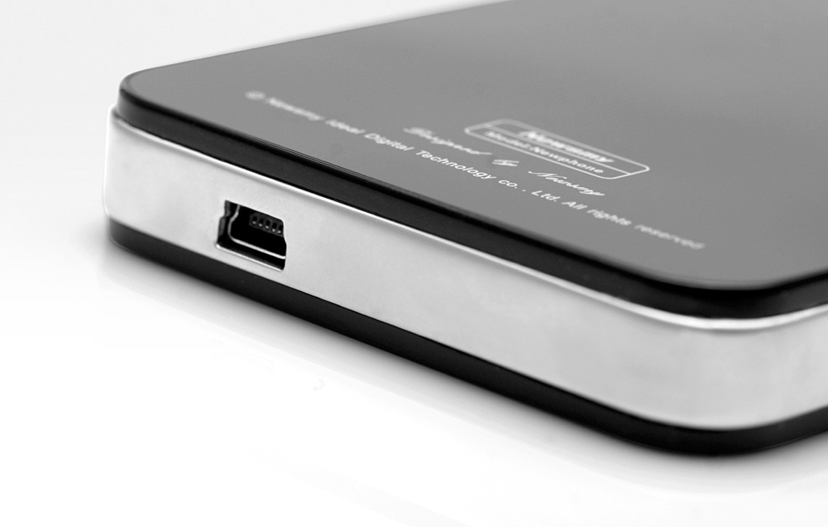 【高清图】 纽曼newphone移动硬盘 简约外表刚毅"心"图4