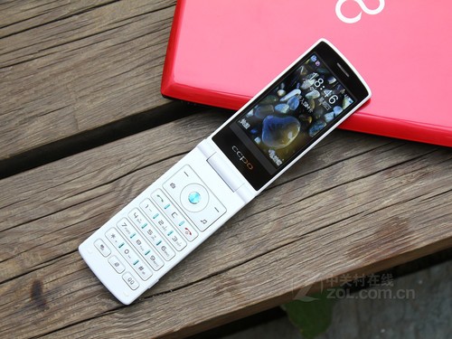 500万像素翻盖手机 西铂V818不足1K5到货