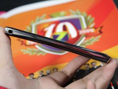 索爱 LT18i 黑色 侧面图
