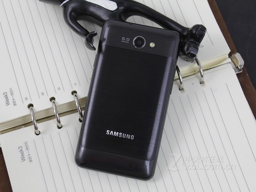 2寸双核机皇 三星i9103冰点价2150元